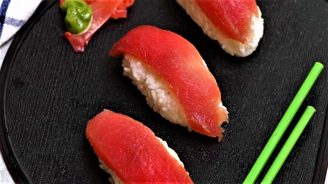 Tuna (2 Pieces).