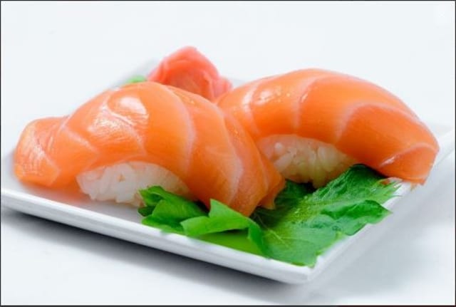 Salmon (2 Pieces).