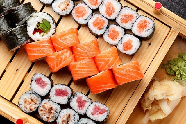 L- Two Roll Lunch.