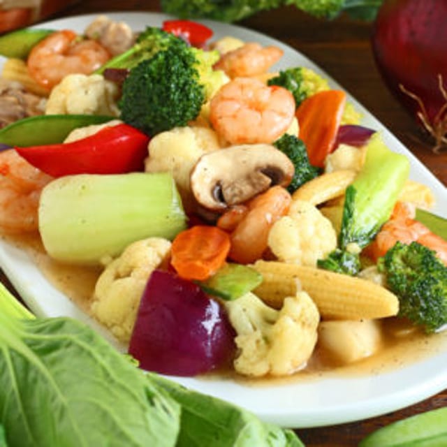 Prawn, Scallop, Chicken with Mix Vegetable.