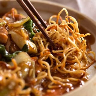 L21. Combo Lo Mein