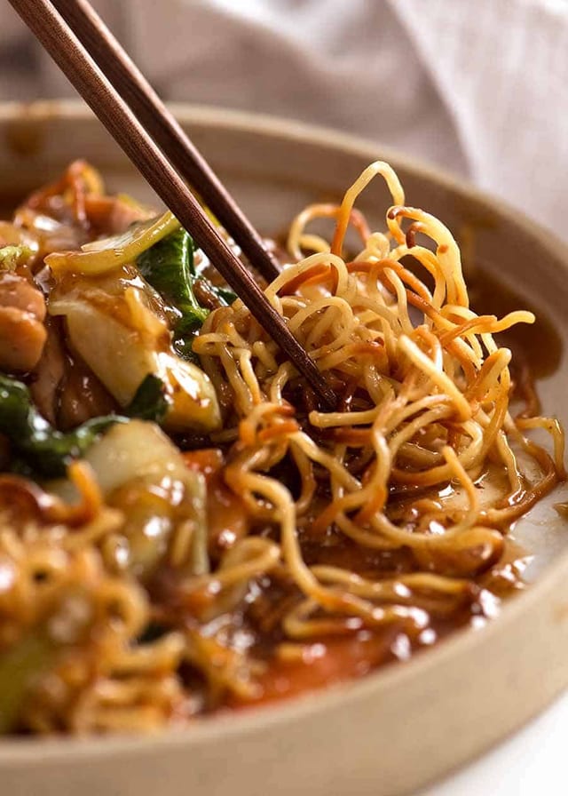 L21. Combo Lo Mein.
