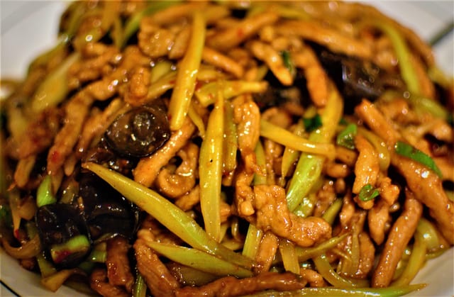 L49. Pork with Garlic Sauce.