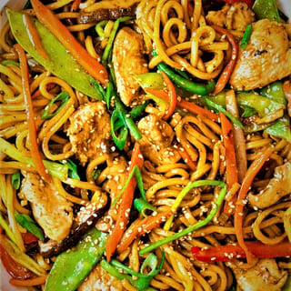 L21. Chicken Lo Mein